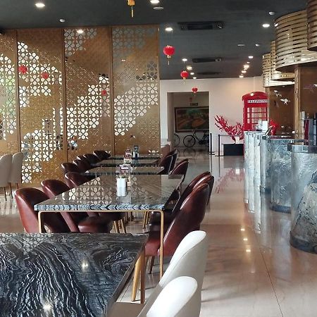 Grand Kolopaking Hotel Kebumen ภายนอก รูปภาพ