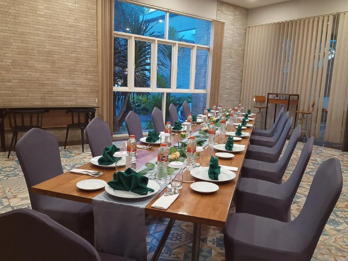 Grand Kolopaking Hotel Kebumen ภายนอก รูปภาพ