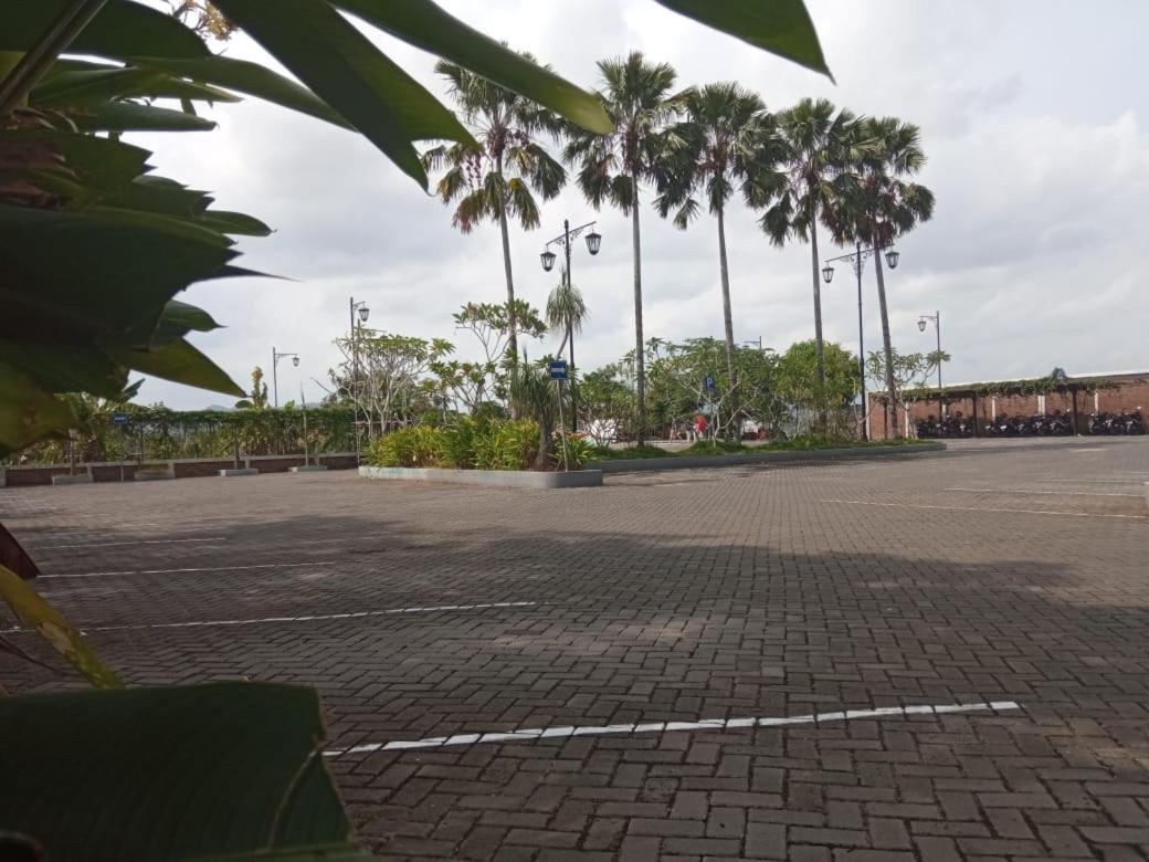 Grand Kolopaking Hotel Kebumen ภายนอก รูปภาพ