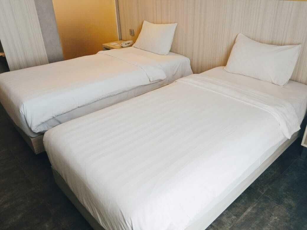 Grand Kolopaking Hotel Kebumen ภายนอก รูปภาพ
